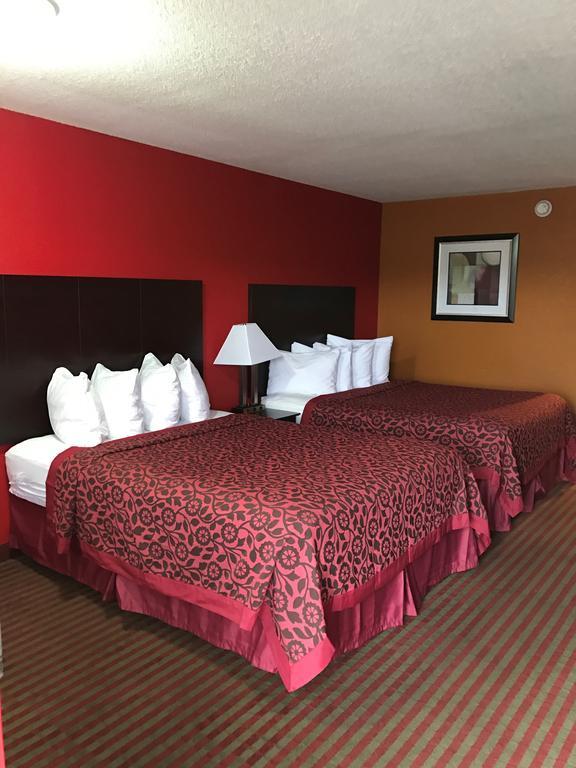 Days Inn By Wyndham Liberty/Ne Kansas City Экстерьер фото